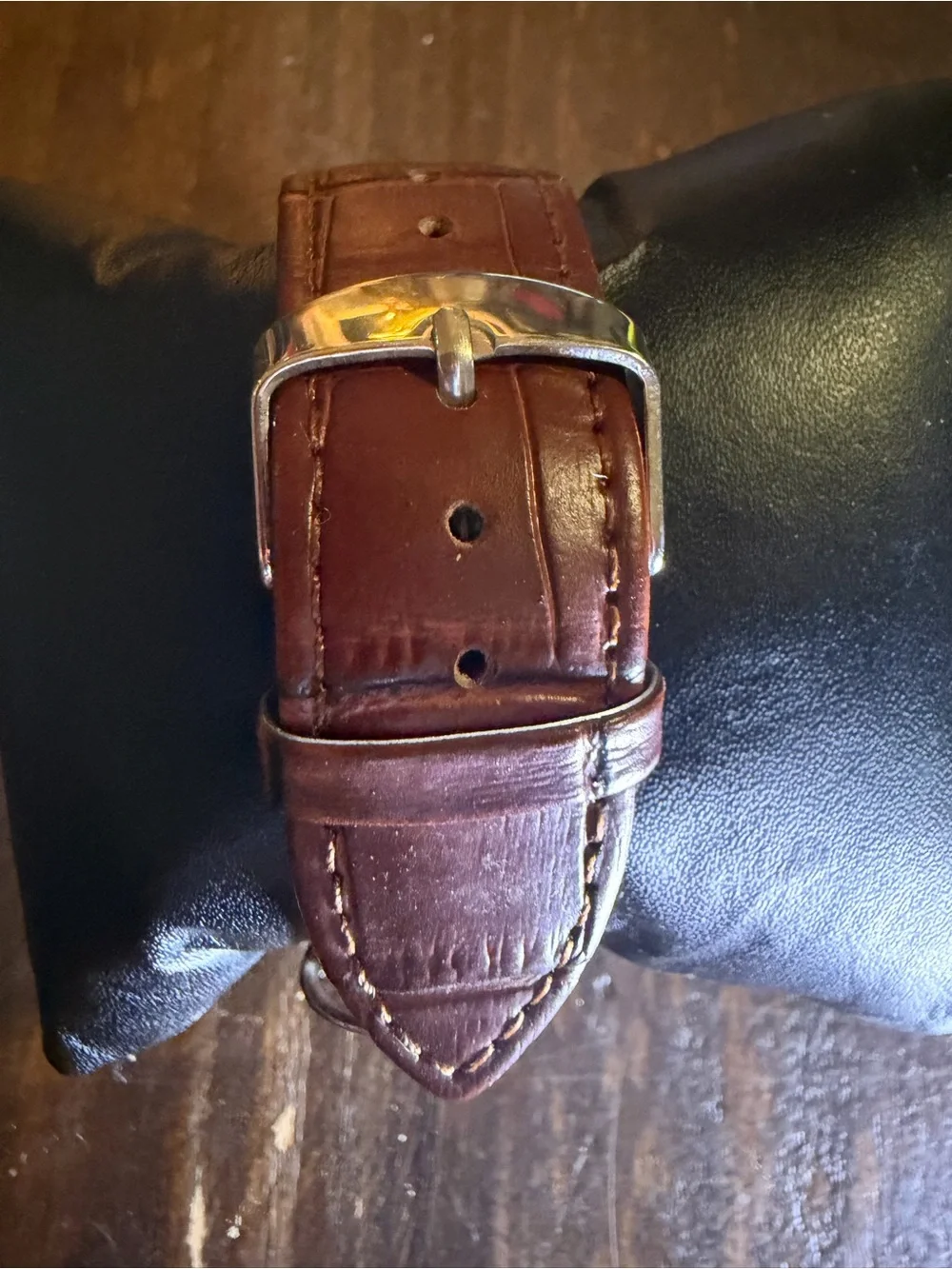 SEWUR Gold-Toned Bold Tonneau Face with Brown Leather Band